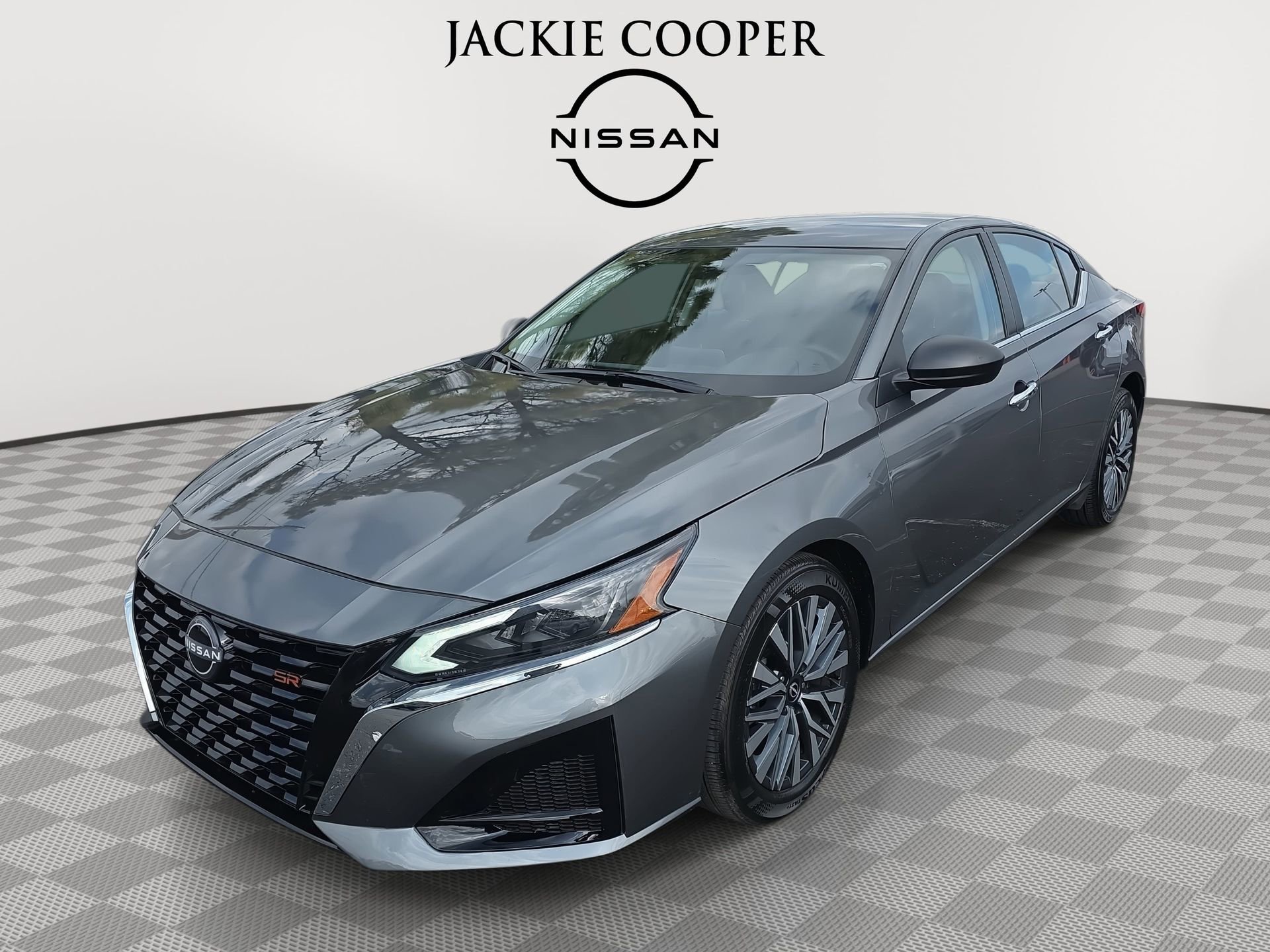 Used 2025 Nissan Altima 2.5 SV image 1