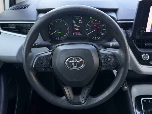 Used 2025 Toyota Corolla LE FWD image 13