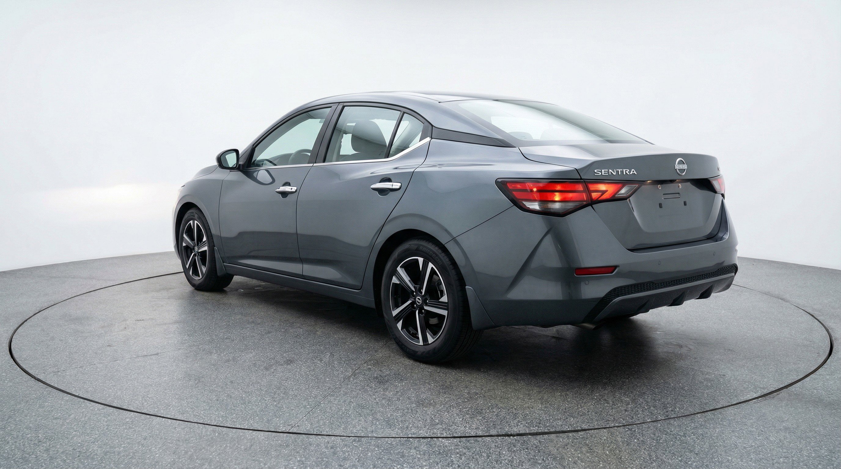Used 2025 Nissan Sentra SV image 6