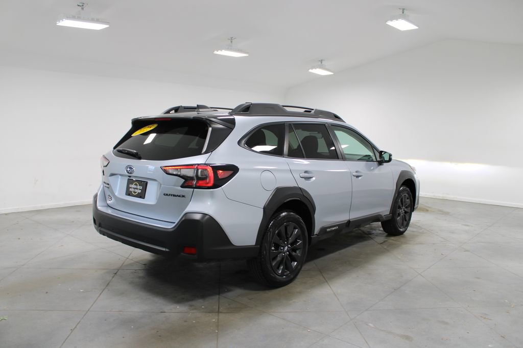 Used 2025 Subaru Outback Onyx Edition AWD/4WD image 9