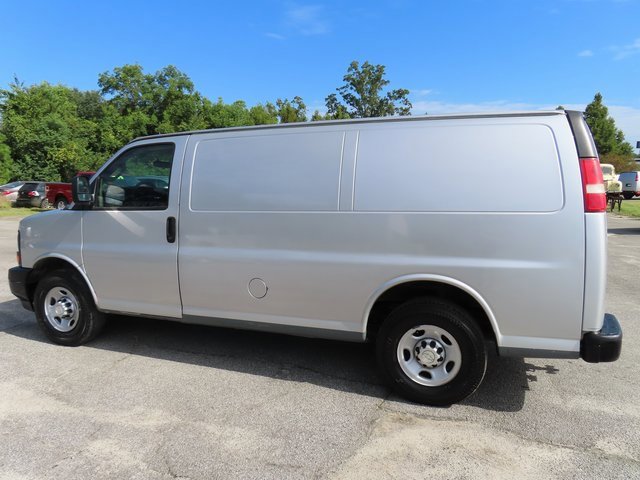 Used 2017 Chevrolet Express 2500 image 6