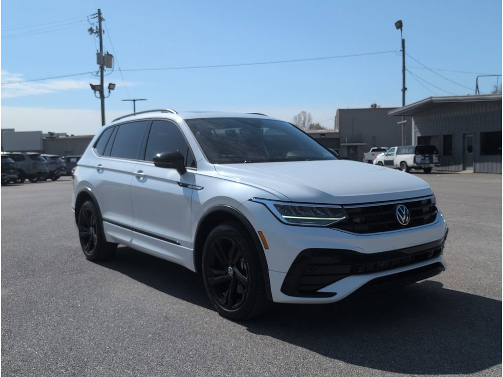 Used 2023 Volkswagen Tiguan SE R-Line image 7