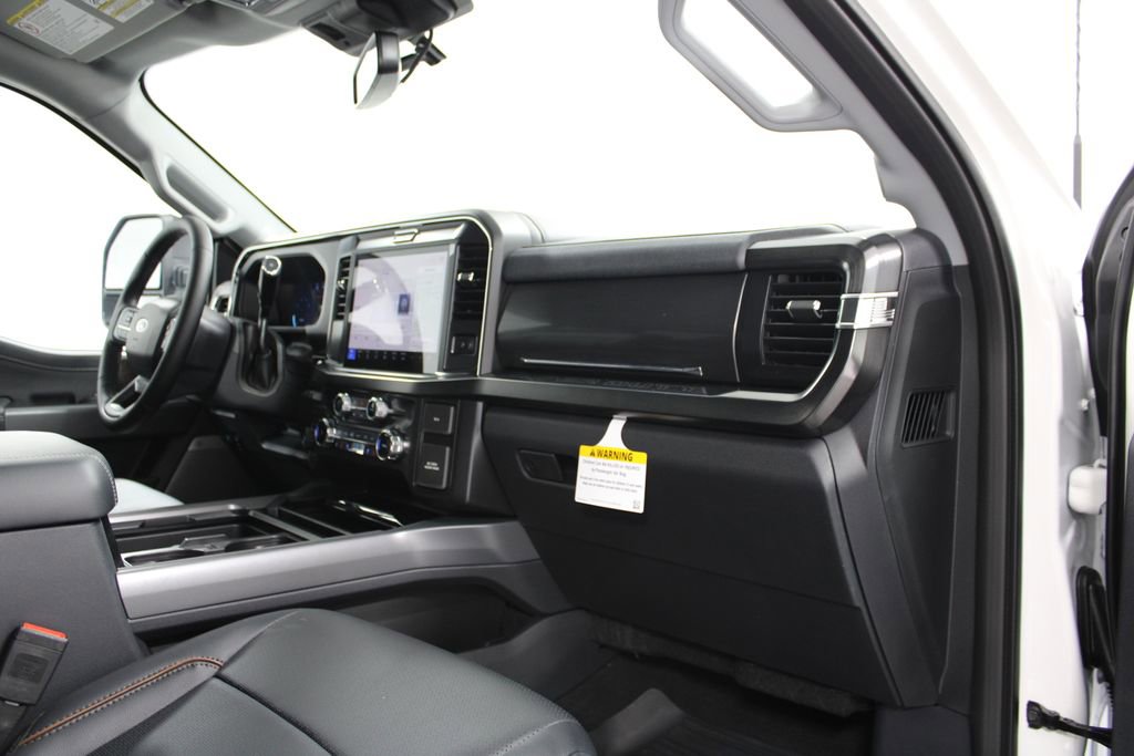 New 2026 Ford F250 Lariat w/ Black Appearance Package image 30