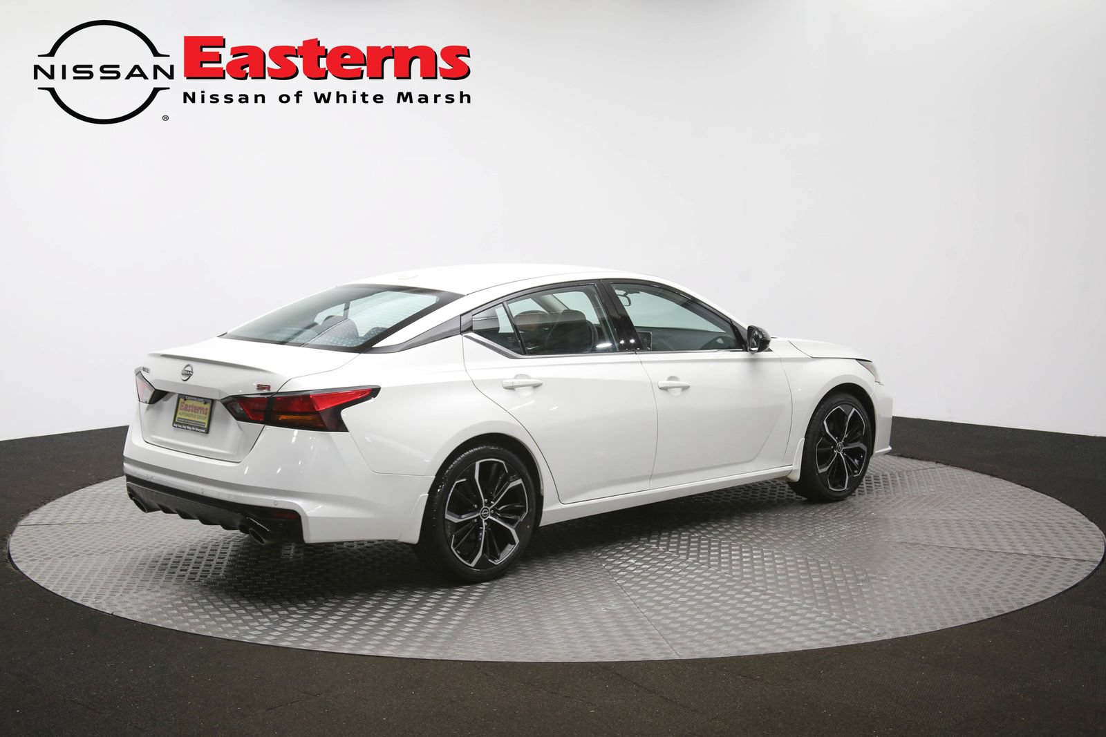 Used 2025 Nissan Altima 2.5 SR FWD image 40