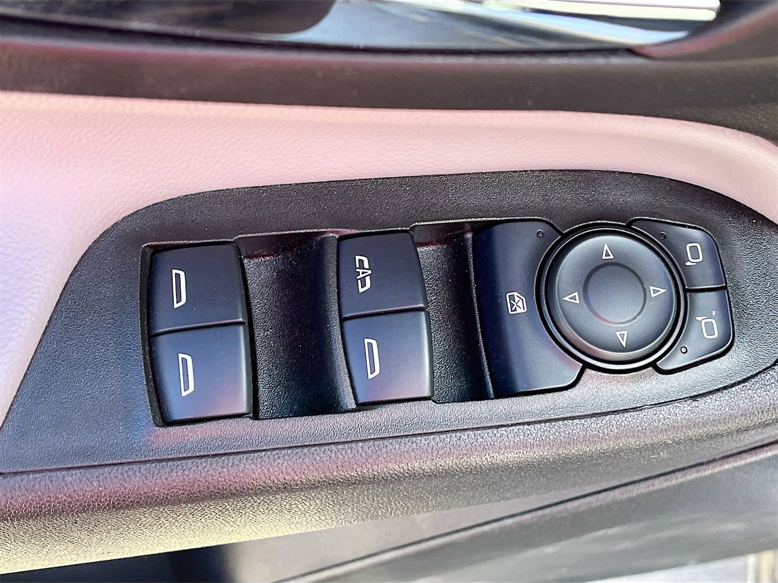 Used 2021 Chevrolet Equinox LS w/ LS Convenience Package image 17