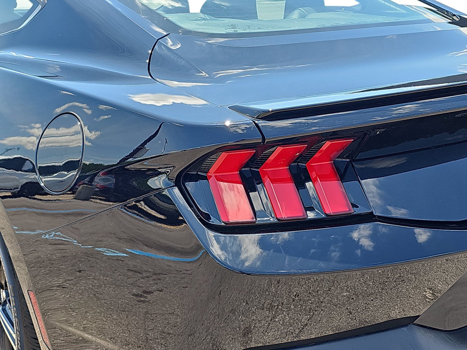 Used 2024 Ford Mustang Premium RWD image 31