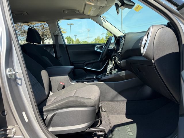 Certified 2023 Kia Soul LX w/ LX Technology Package FWD image 25
