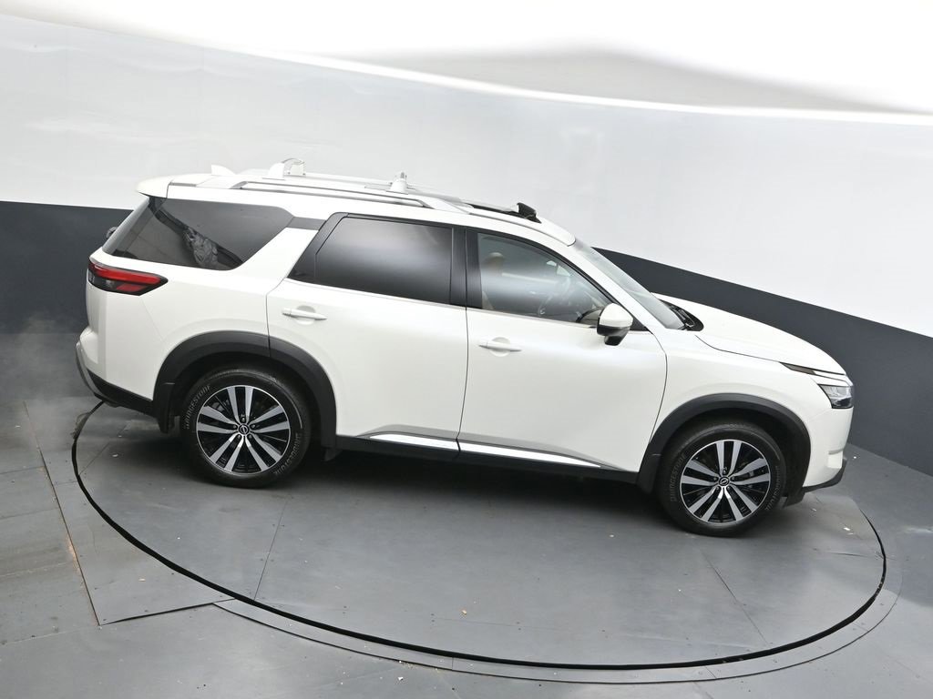 Used 2024 Nissan Pathfinder Platinum w/ Cargo Package image 38