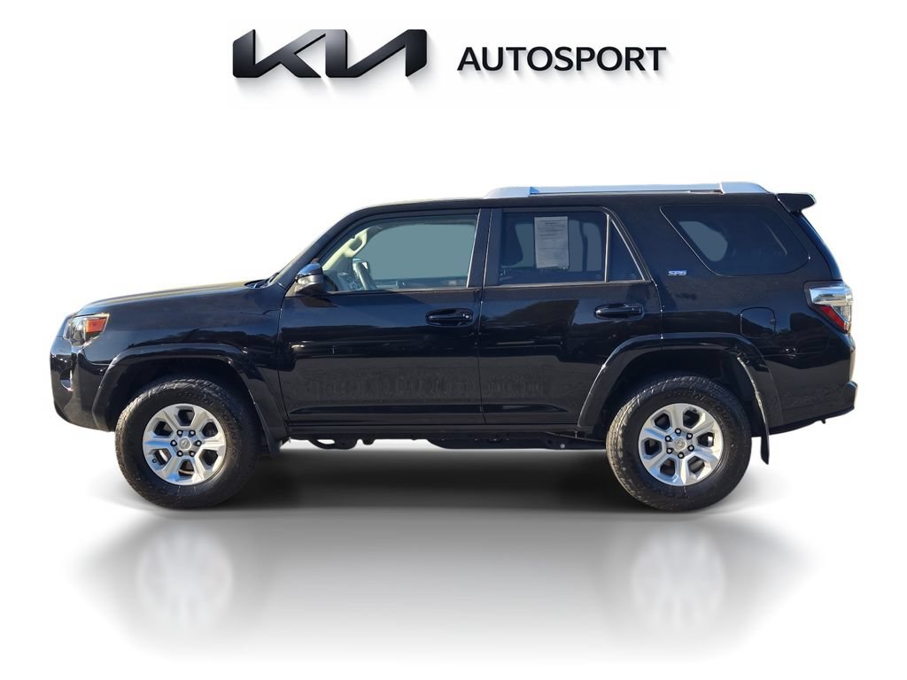 Used 2018 Toyota 4Runner SR5 AWD/4WD image 14