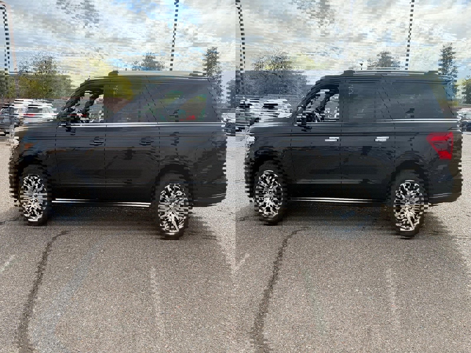 Used 2023 Ford Expedition Max Limited image 7