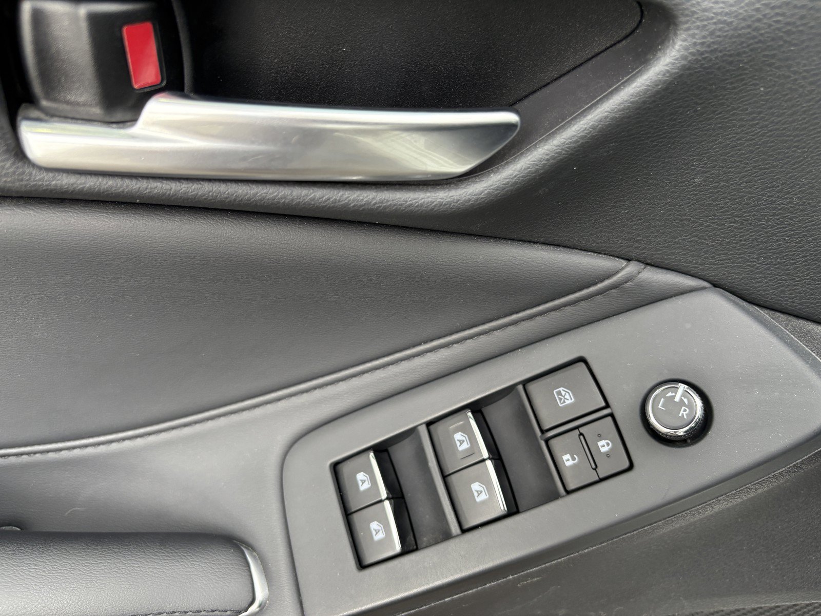 Used 2021 Toyota Avalon XLE FWD image 13
