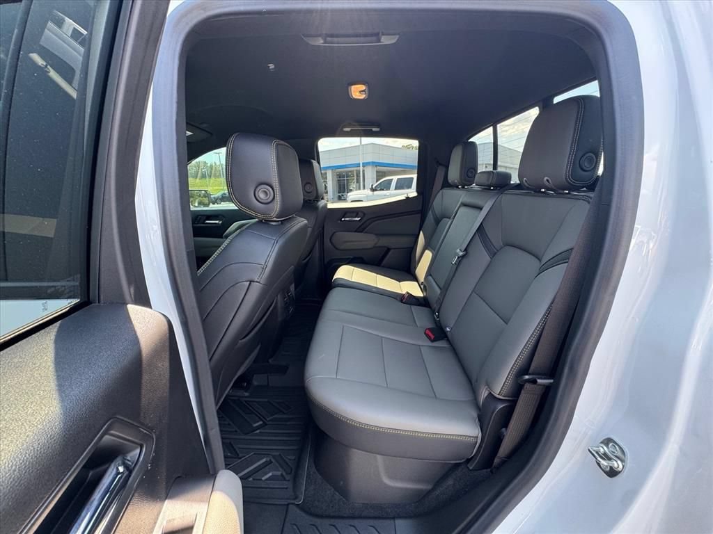 Used 2025 Chevrolet Colorado ZR2 AWD/4WD image 11