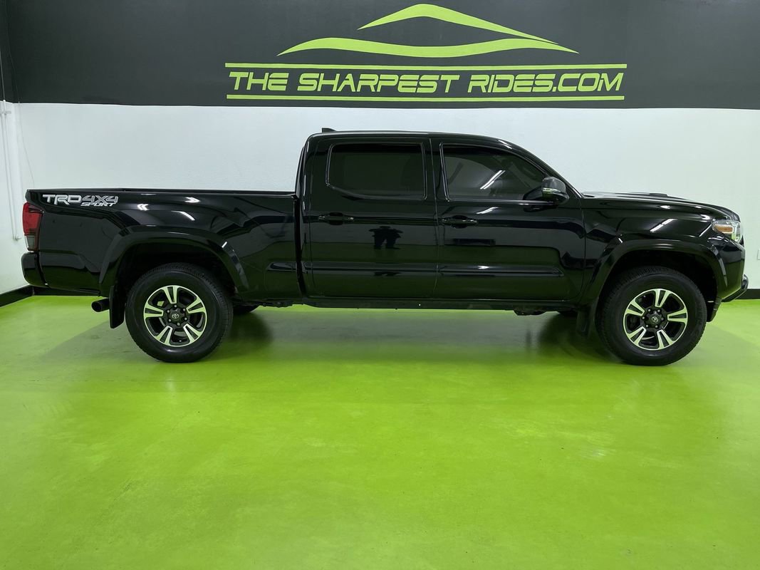 Used 2019 Toyota Tacoma TRD Sport image 11