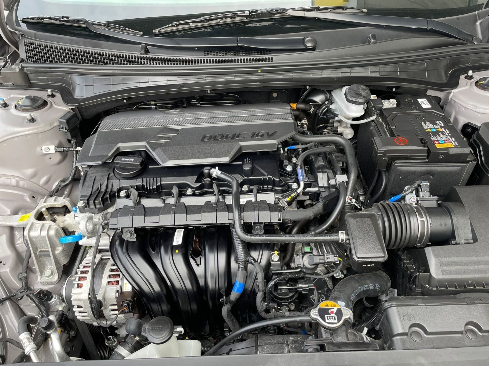 Used 2025 Hyundai Elantra SEL image 31