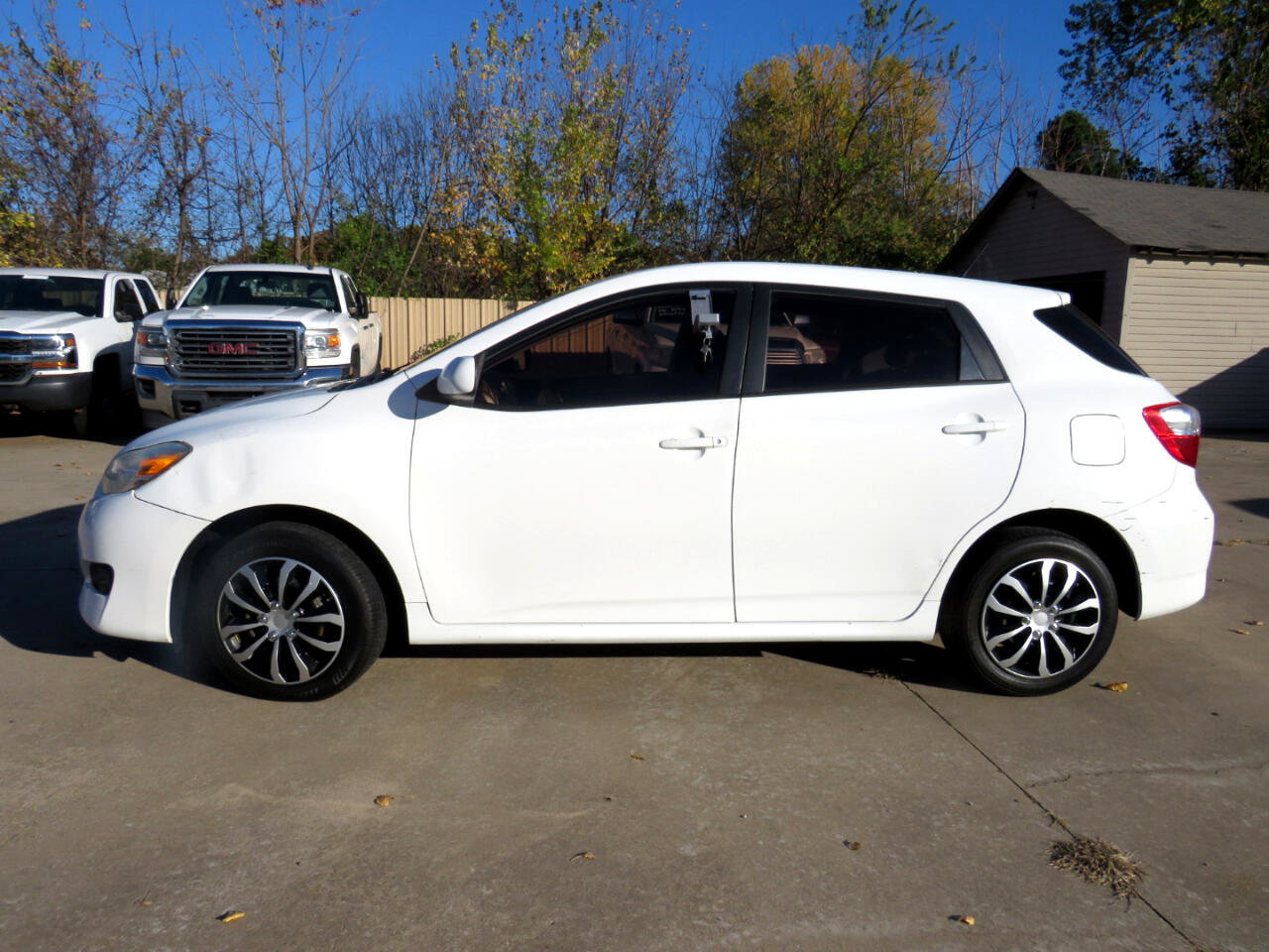 Used 2012 Toyota Matrix S image 2