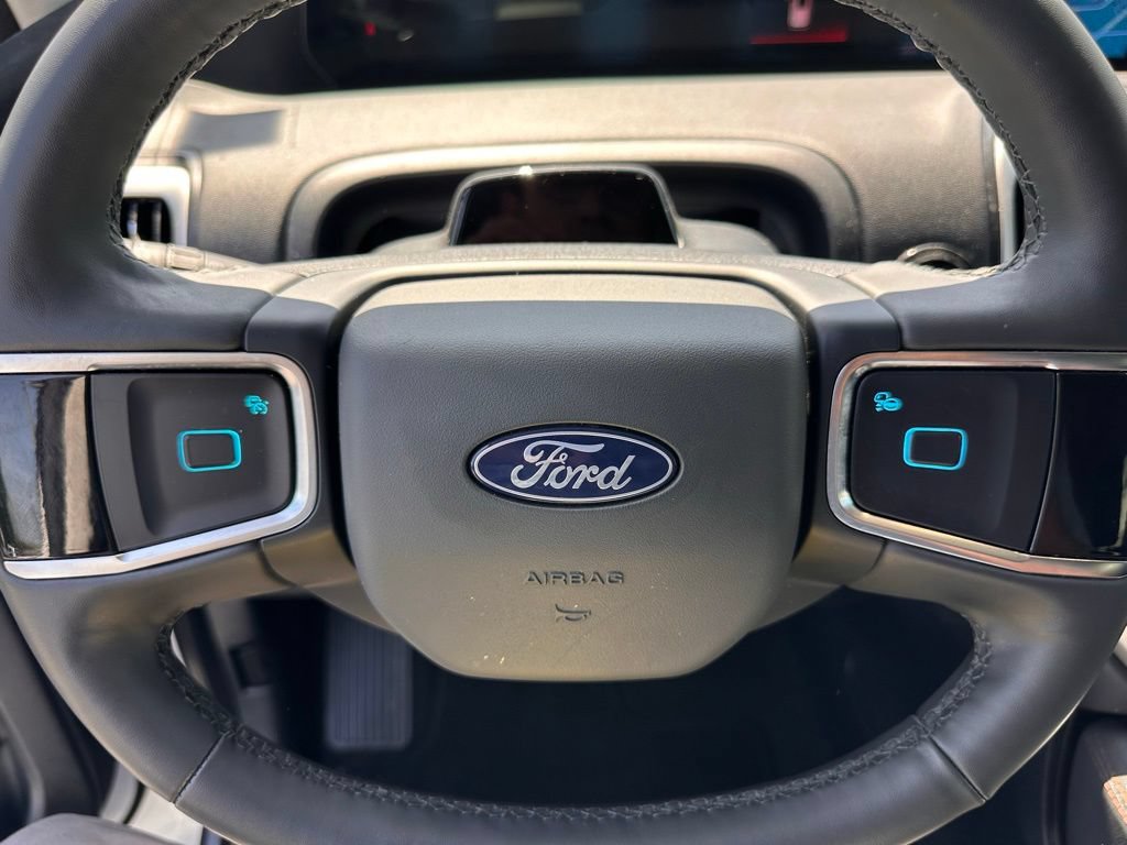 Used 2025 Ford Expedition Active AWD/4WD image 27