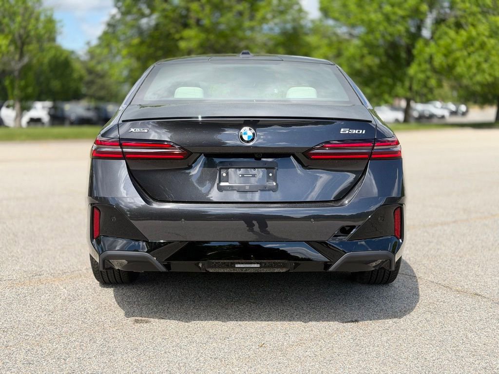 New 2027 BMW 530i xDrive AWD/4WD image 5