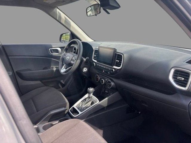 Used 2021 Hyundai Venue SE FWD image 11