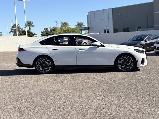 Used 2026 BMW 550e xDrive w/ Executive Package AWD/4WD image 26
