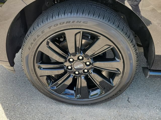 Certified 2023 Lincoln Navigator Reserve w/ Monochromatic Package AWD/4WD image 9