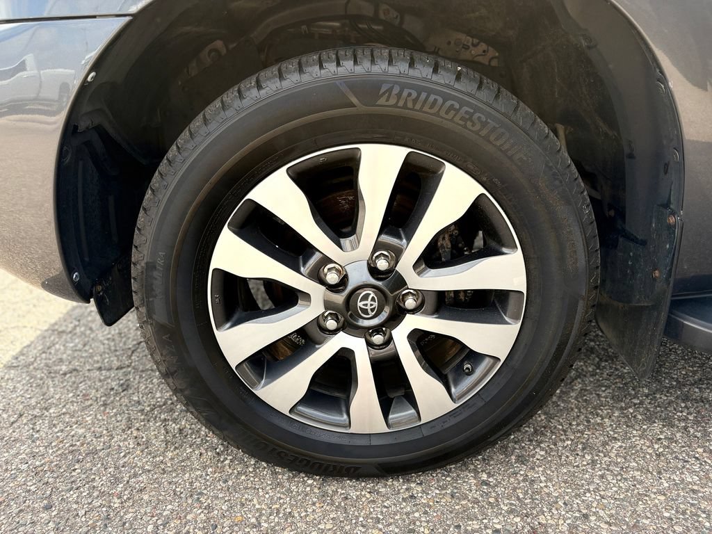 Used 2020 Toyota Sequoia Limited AWD/4WD image 28
