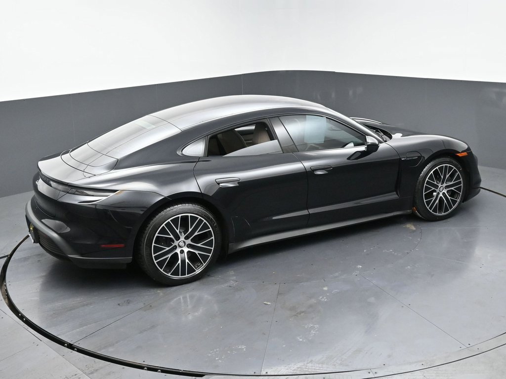 Used 2023 Porsche Taycan image 42