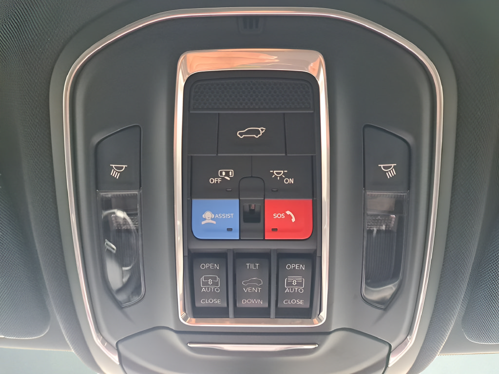 New 2025 Jeep Grand Cherokee L Limited w/ Luxury Tech Group II AWD/4WD image 25
