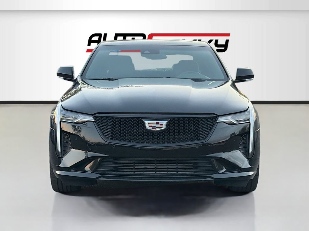 Used 2025 Cadillac CT4 Premium Luxury image 2