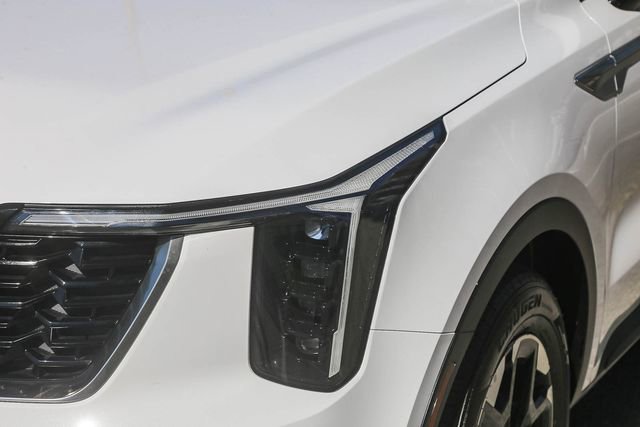 Used 2024 Kia Sorento S w/ Panoramic Sunroof Package image 6