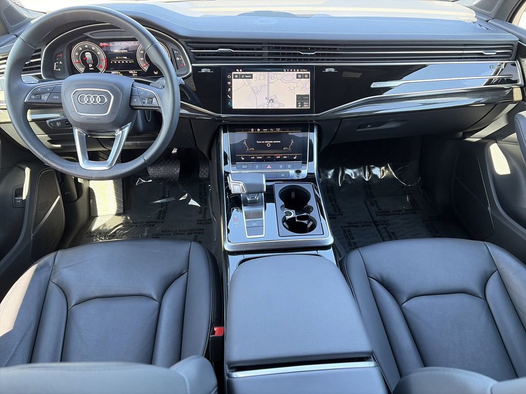 Used 2023 Audi Q7 2.0T Premium Plus w/ Premium Plus Package image 2