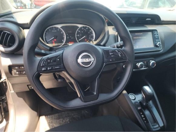 Used 2025 Nissan Kicks Play S FWD image 6