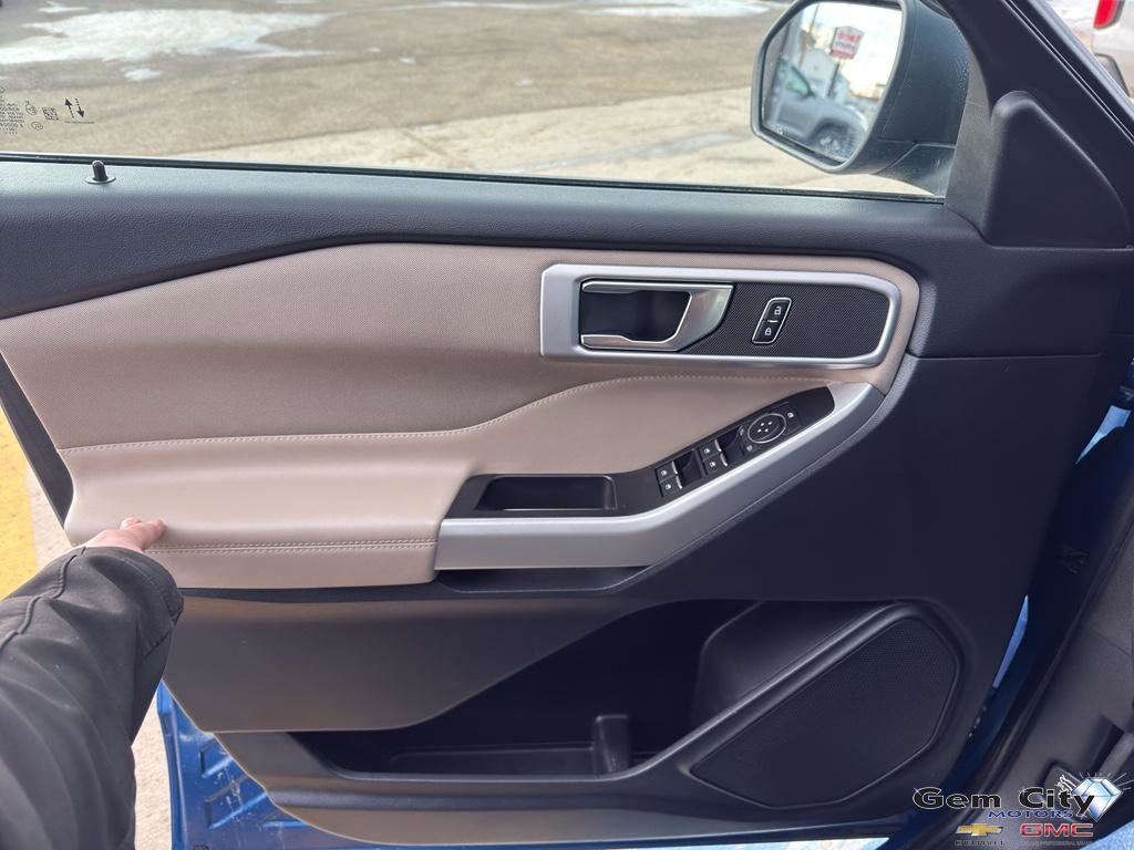 Used 2020 Ford Explorer XLT w/ Comfort Package image 30