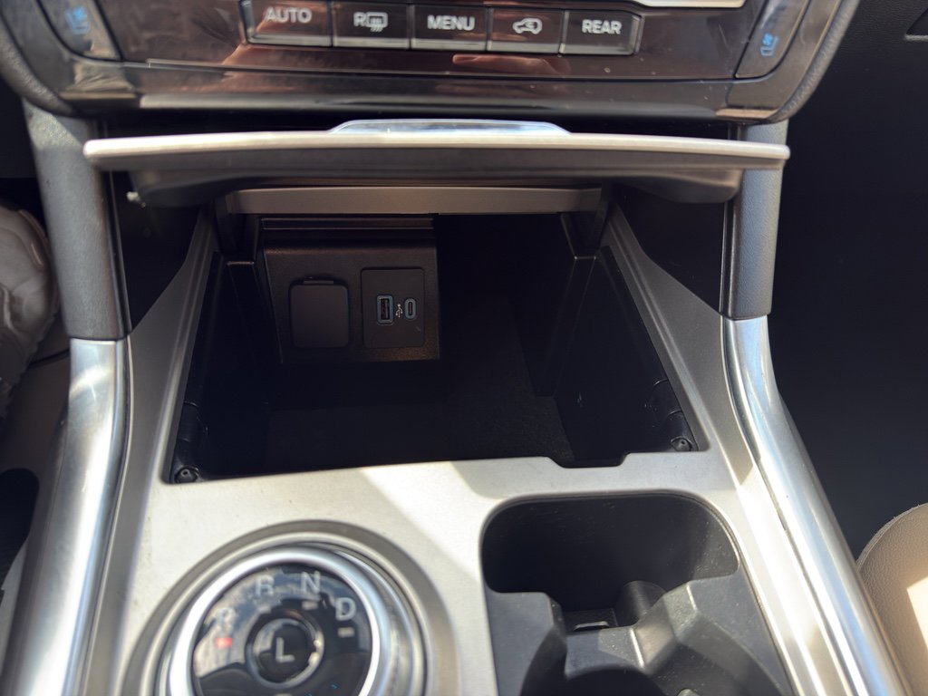 Used 2023 Ford Explorer Limited image 28