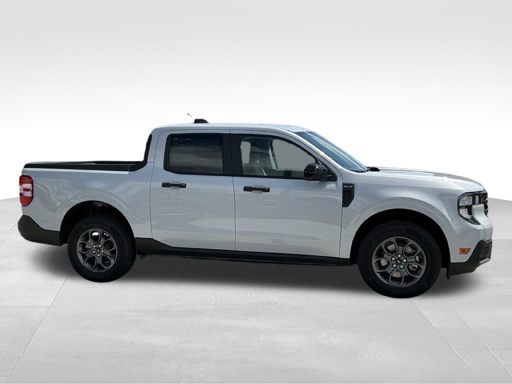 New 2026 Ford Maverick XLT w/ XLT Luxury Package FWD image 9