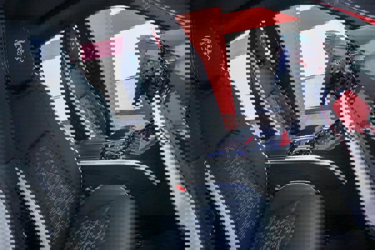 Used 2025 Lamborghini Urus SE image 33