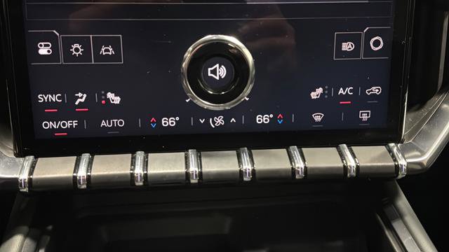 Used 2024 GMC Acadia AT4 image 18