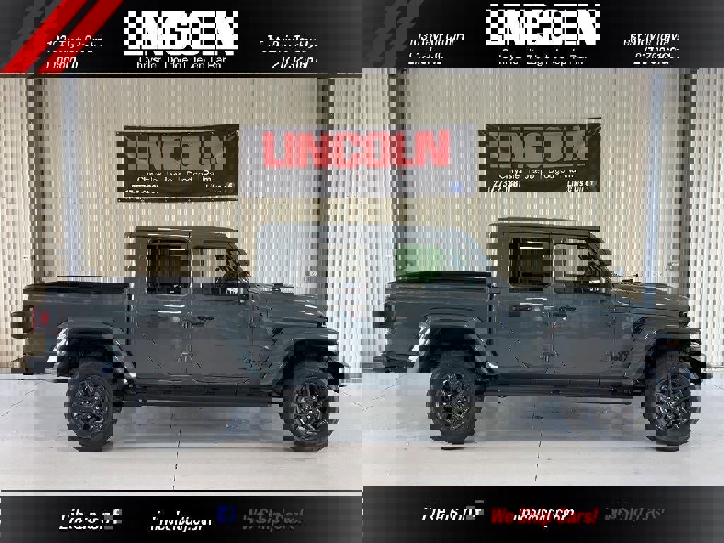 New 2025 Jeep Gladiator Sport image 7