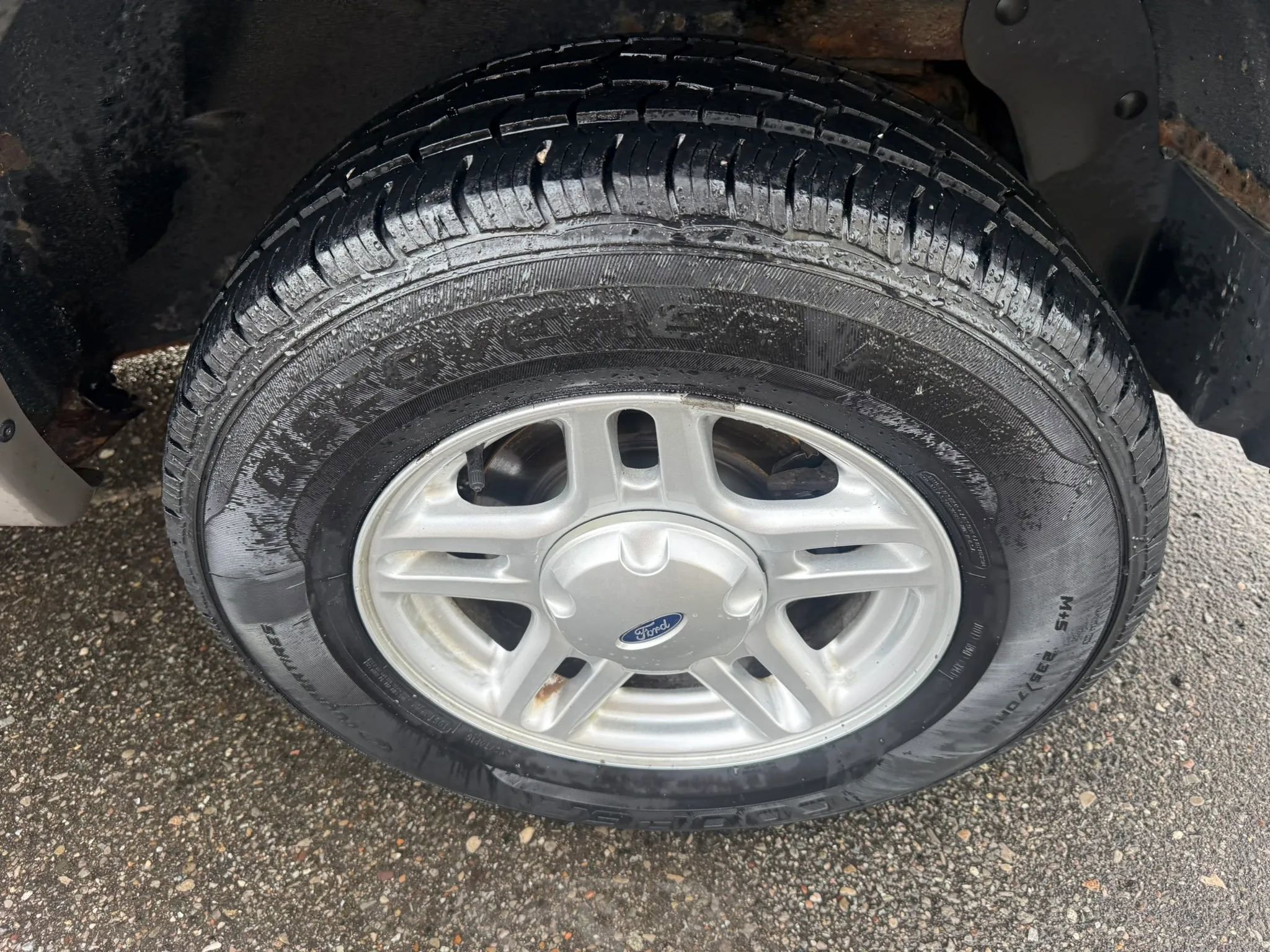 Used 2002 Ford Explorer XLT image 10