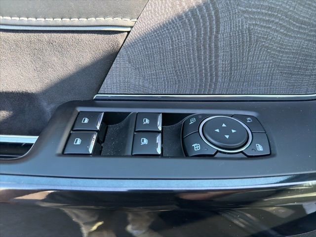 Used 2023 Ford F150 Lightning Platinum AWD/4WD image 30