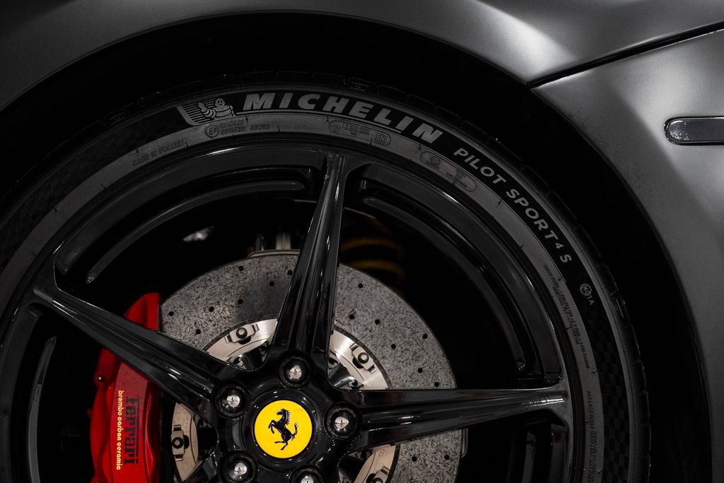 Used 2012 Ferrari 458 Spider RWD image 91