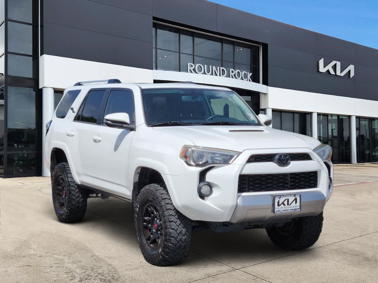 Used 2018 Toyota 4Runner TRD Off-Road Premium AWD/4WD image 3