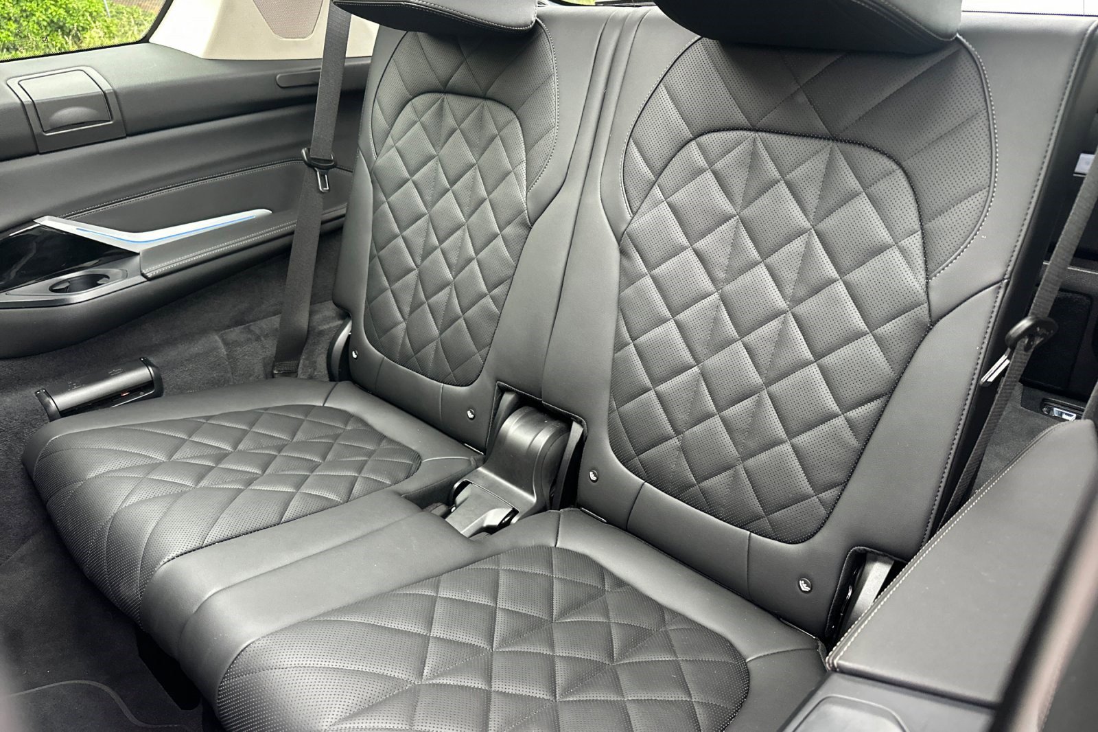 Used 2025 BMW X7 xDrive40i w/ Premium Package AWD/4WD image 19