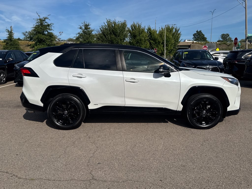 Used 2023 Toyota RAV4 XSE AWD/4WD image 10