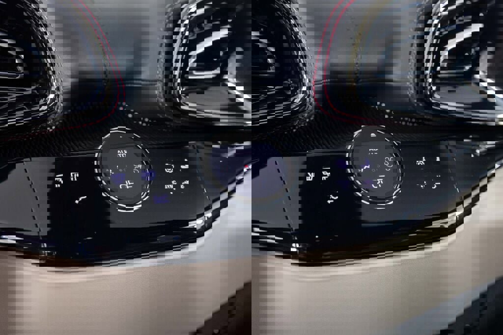 Certified 2024 Ferrari Purosangue image 21