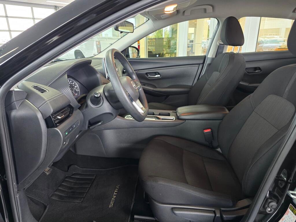 Used 2024 Nissan Sentra SV FWD image 18