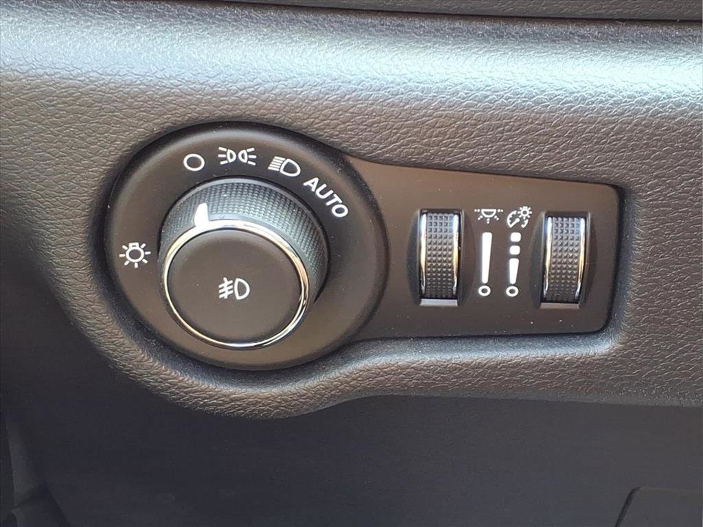 Used 2020 Chrysler Pacifica Touring-L Plus FWD image 26
