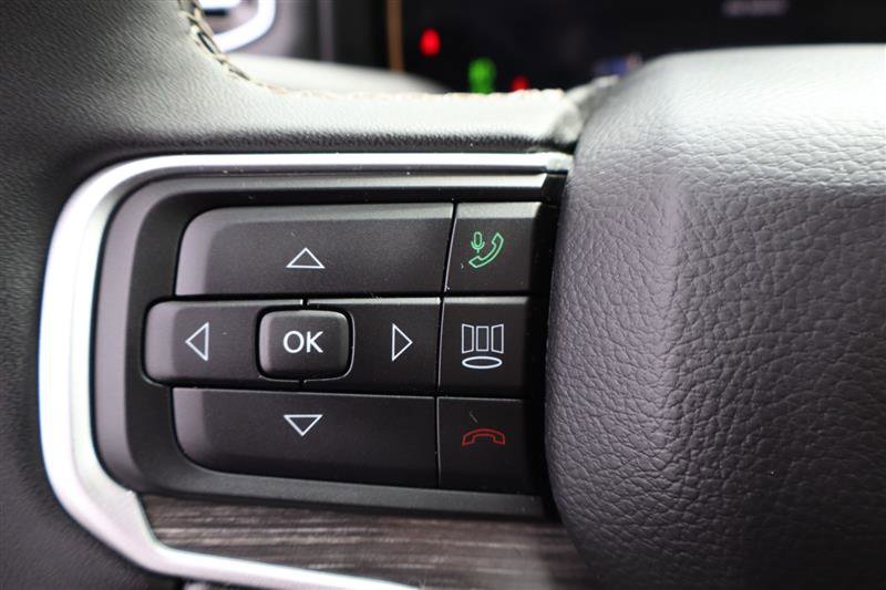 Used 2024 Jeep Wagoneer L Series II w/ Convenience Group I image 17