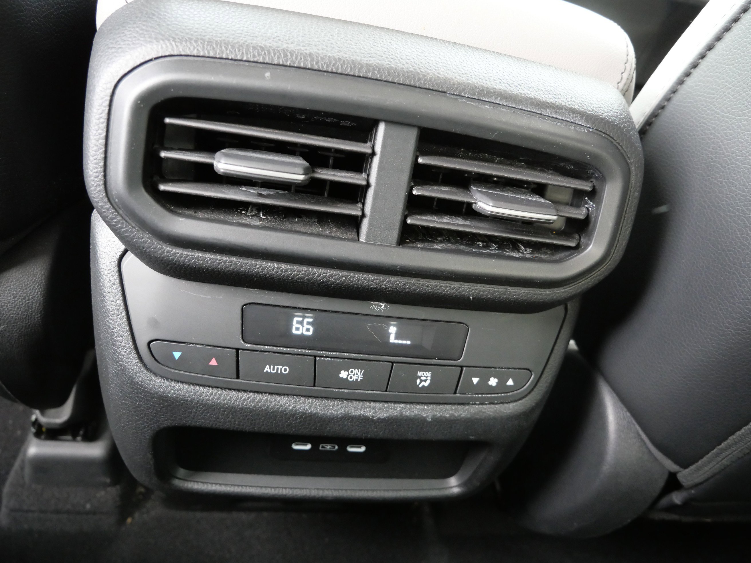 Used 2025 Honda Pilot EX-L image 12