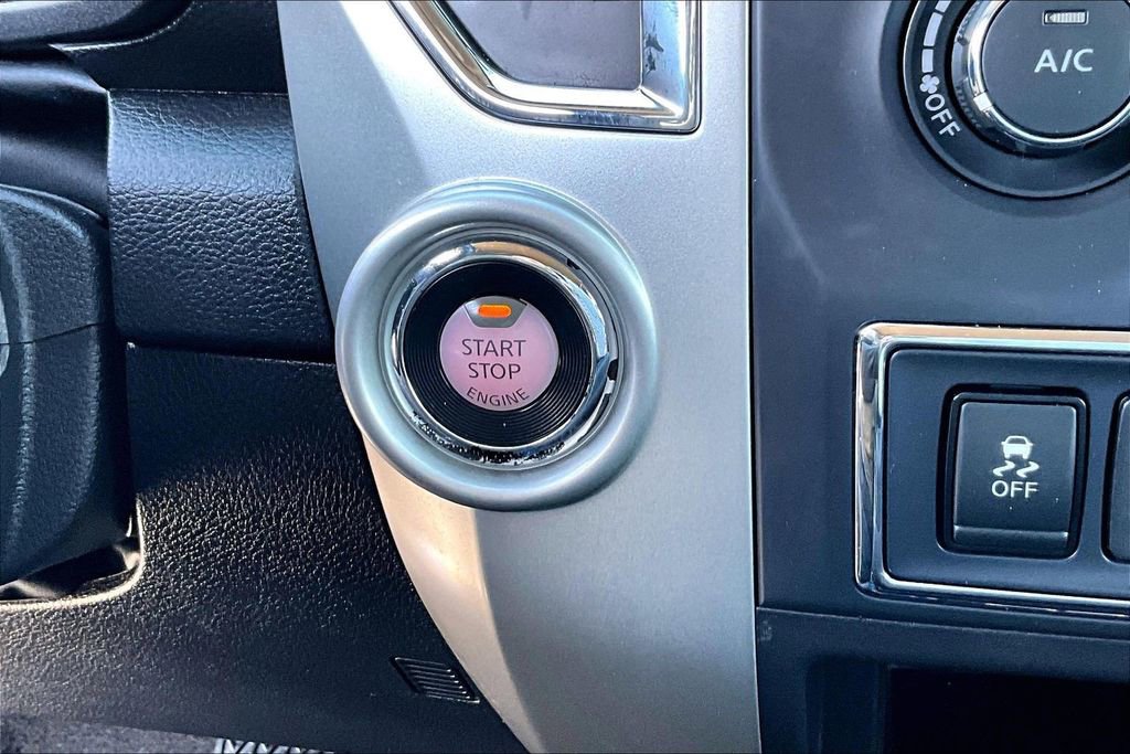 Used 2019 Nissan Titan SV RWD image 24