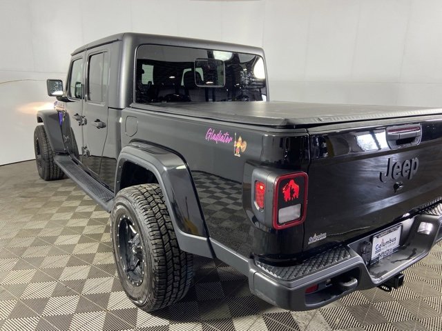 Used 2023 Jeep Gladiator Sport image 7